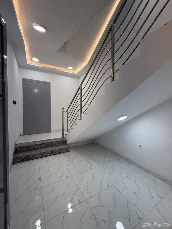 للبيع ارواف علويه وشقق ارضيه ببايكة سيارة ف شمال الخميس 21