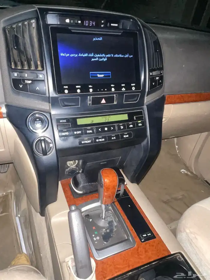 جيب لاندكروزر 2015 نظيف 17