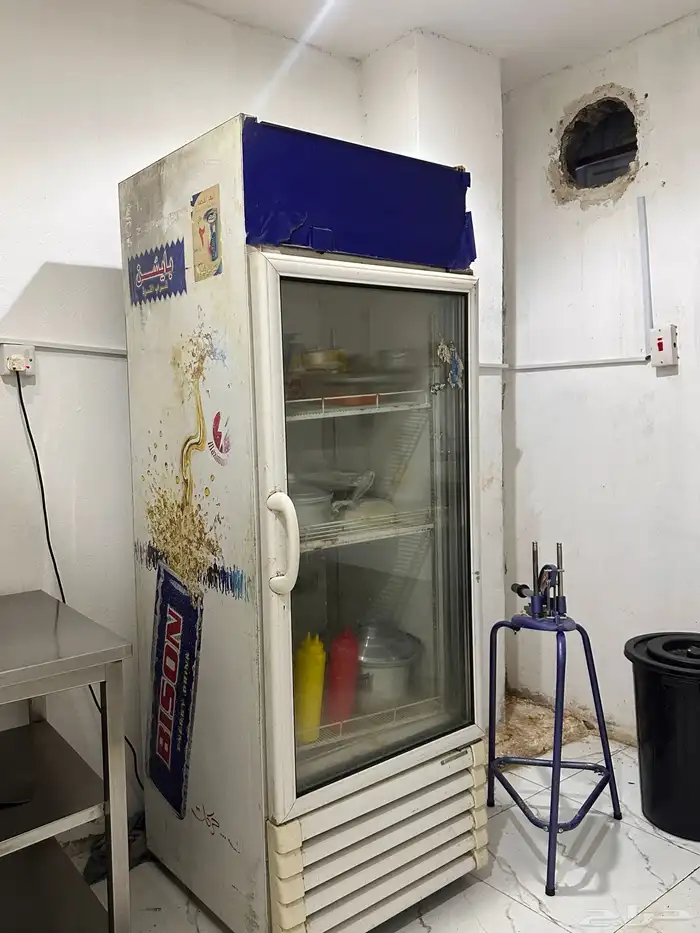 بوفية للتقبيل أو البيع بكامل معداتها 6