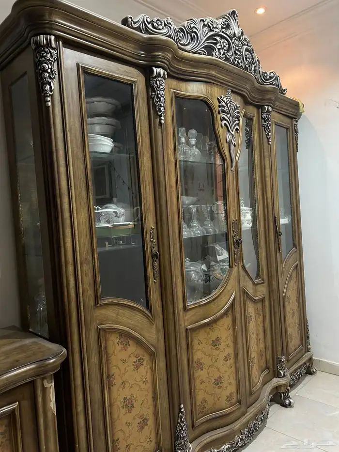 دولاب اواني وتسريحه انتيك 2