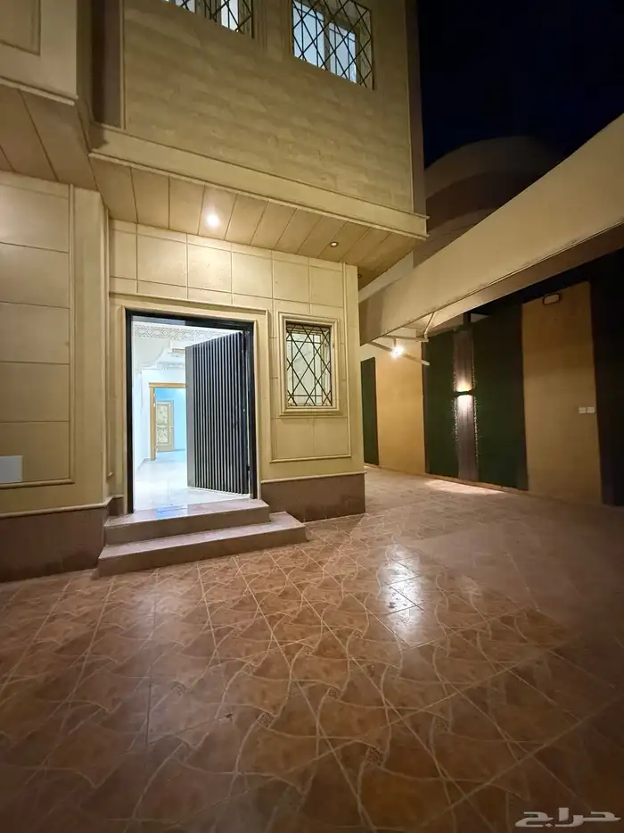 فيلا مستقله في حي قرطبة الغربيه شرق سابك ( 300 م ) 25