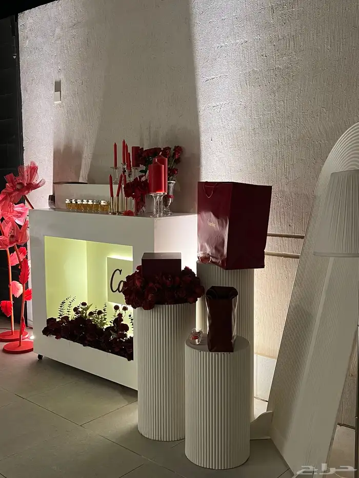 يوجد حفلات و شاشة بالمتر 9