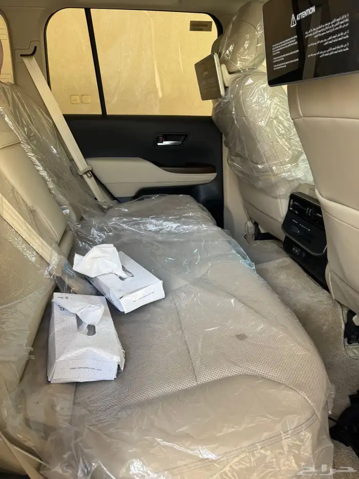 جيب لاندكروزر مديل 2024 الفئه رقم 4 4