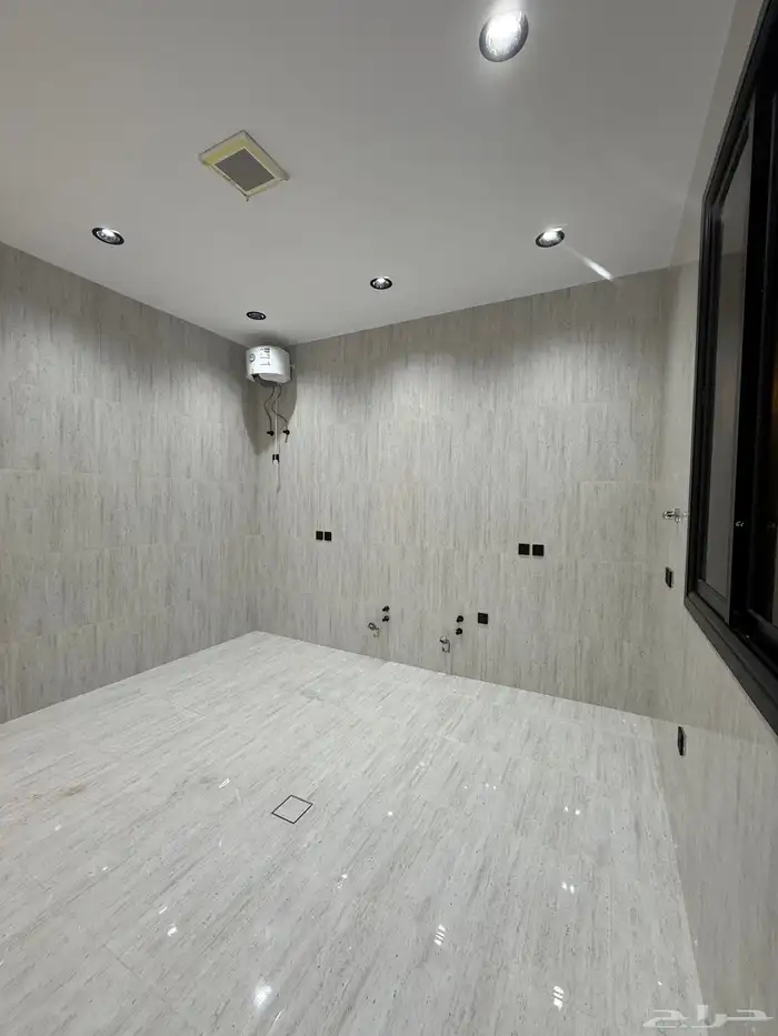 للبيع شقق علويه وارضيه بسعر صيدة بدرة الموسي ع برحه مسجد 10