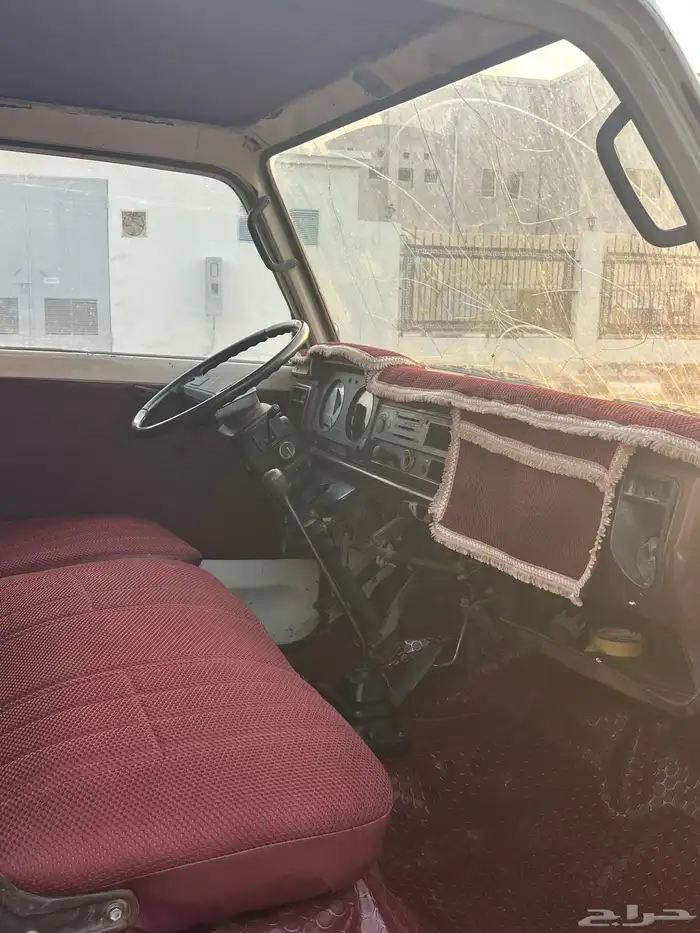 للبيع وايت تويوتا دينه 6