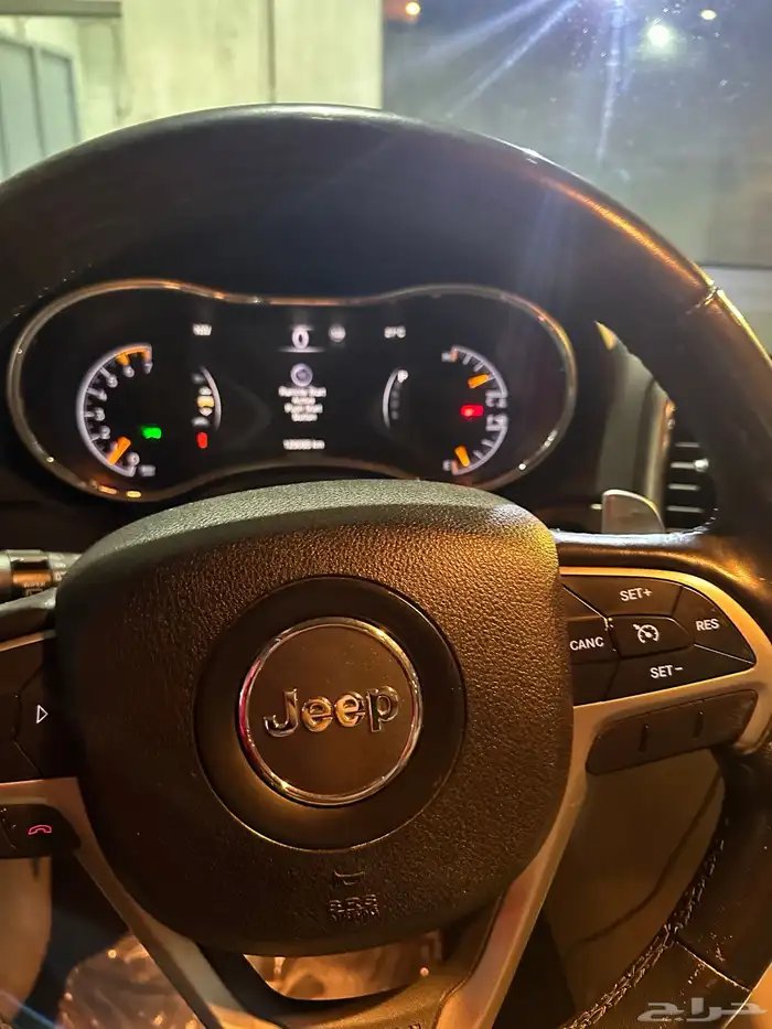 جيب جراند شيروكي Limited V8   وكالة   نظيفة جد ا ممشي قليل 7