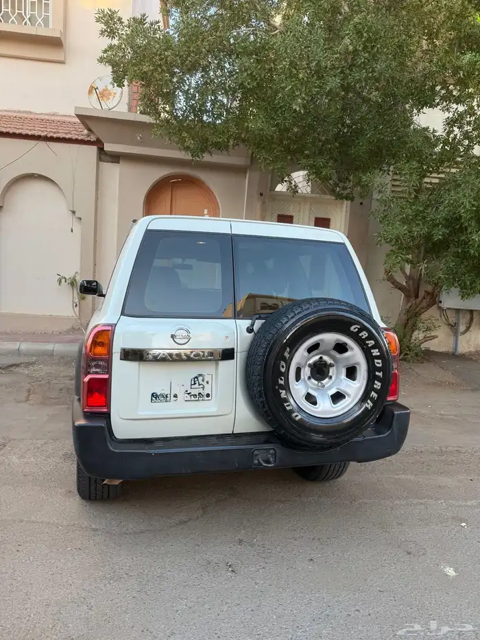 جيب نيسان اربع ابواب مكينه 4800 فتك قير عايدي مخزن . 1