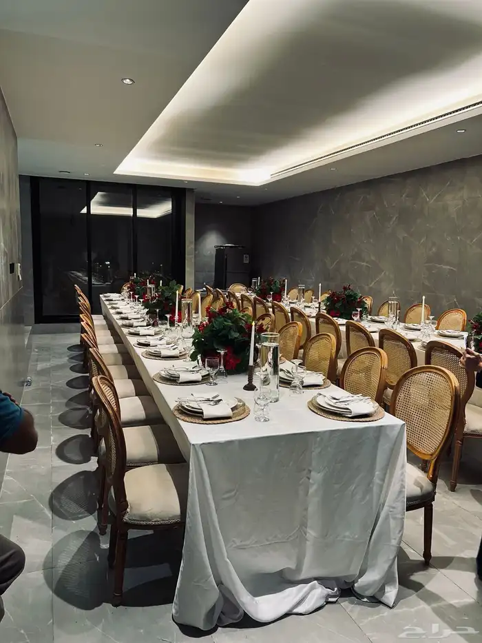 يوجد حفلات و شاشة بالمتر 11