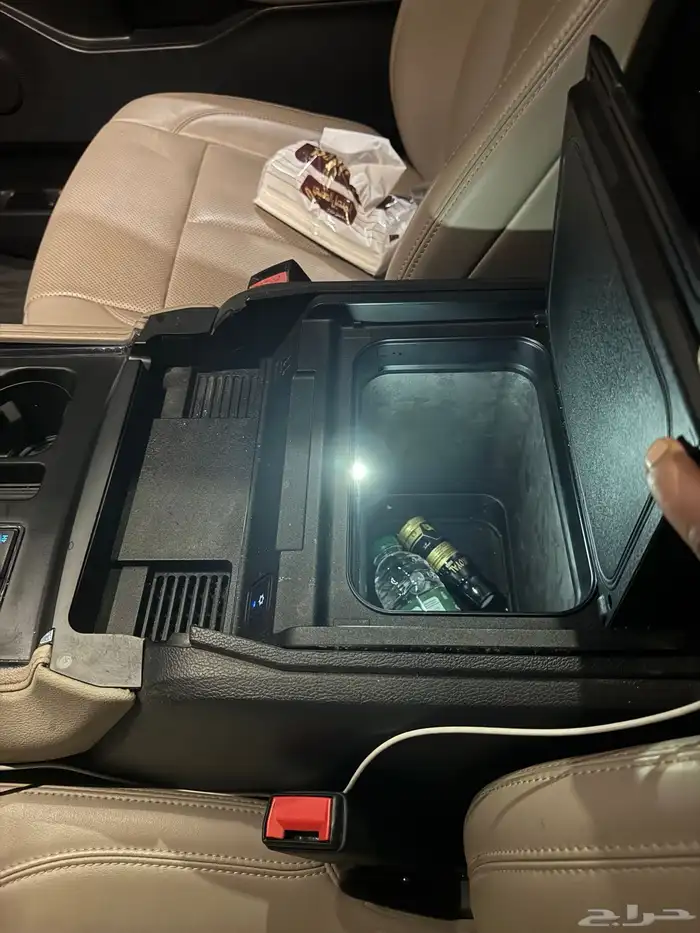 فورد اكسبديشن موديل 2023 XLT اللون اخضر غامق 5