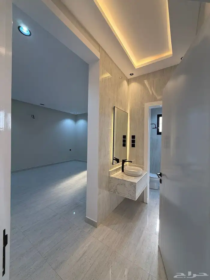 للبيع ادوار تمليك علويه بمساحات كبيره شرق الخميس حى الراقي 19