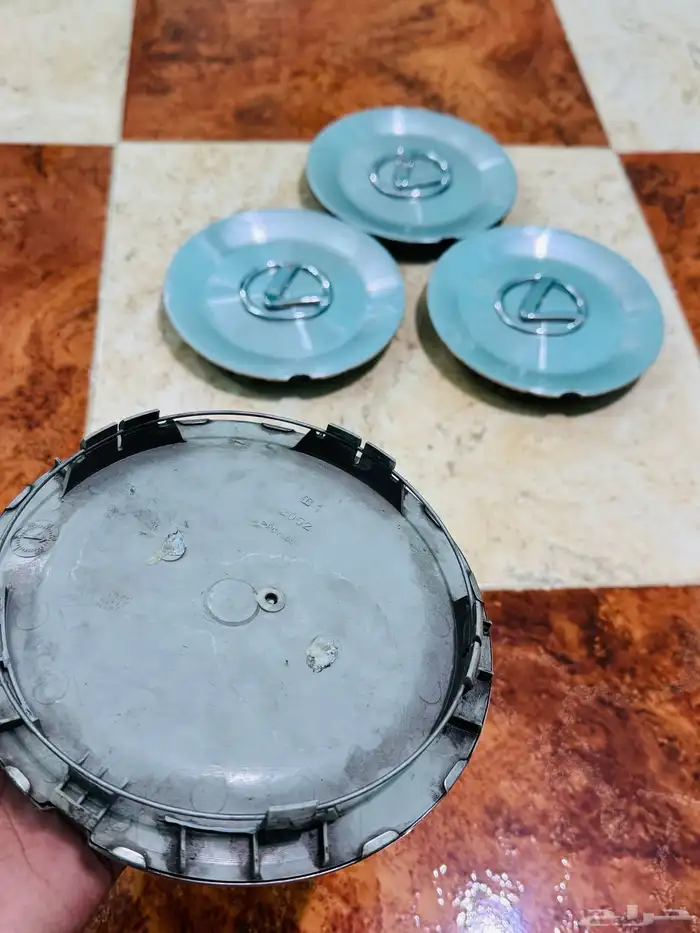 اغطية جنوط لكزس 400 اصلي وكالة 3