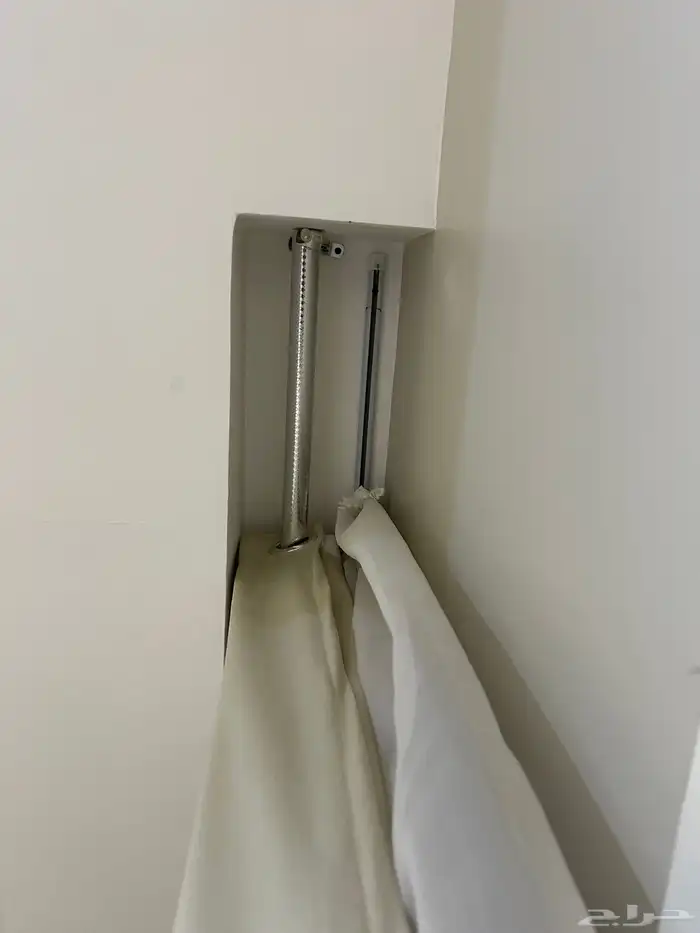 خمسة ستائر مستخدمه للبيع 1