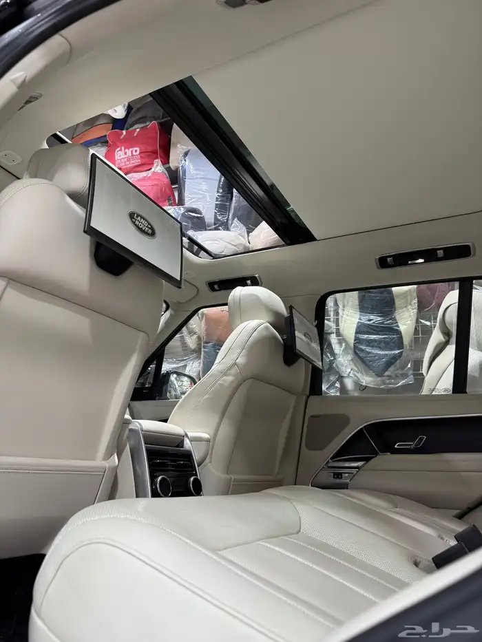 شاشات مراتب خلفية رنج روفر 2024 إلى 2025 نفس شكل الوكا 11