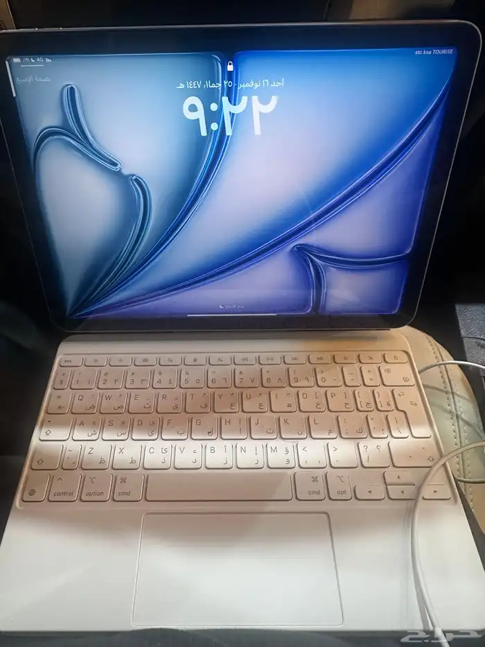 ايباد اير 2025 11 انش m3 مع ماجيك كيبورد الاصلي من ابل 0