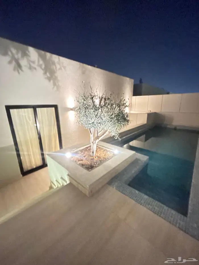 للبيع شقة بتصميم فاخر   مسبح   مصعد   موقف خاص 17