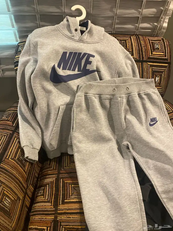 هودي نايك اصلي 100 0