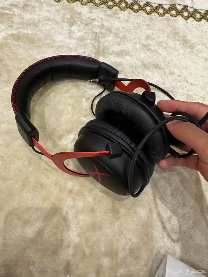 سوني 5   بلايستيشن 5 نظييف  مع اغراض زياده 5