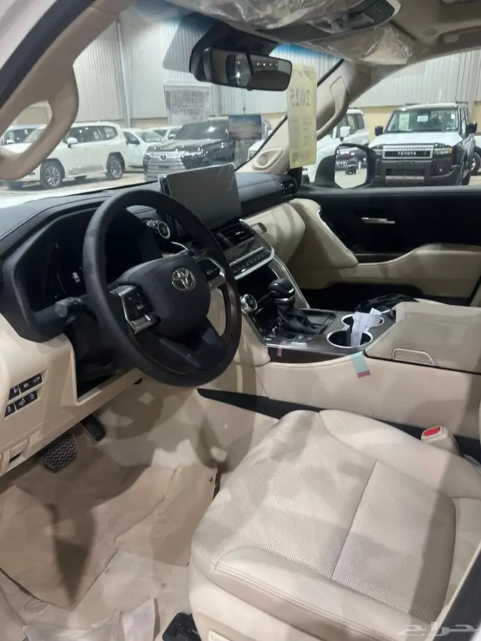 تويوتا لاندكروزر GXR-S 2025 11