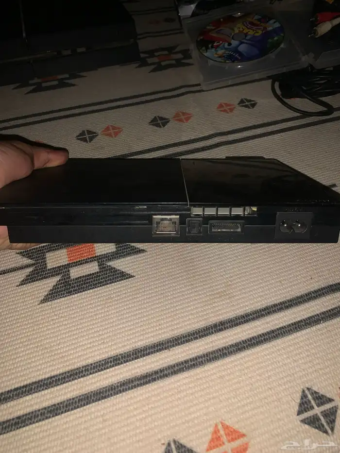 بلاستيشن 2 مستعمل مع قيرين وسلك الوان وشريطين كراش و قراند 2