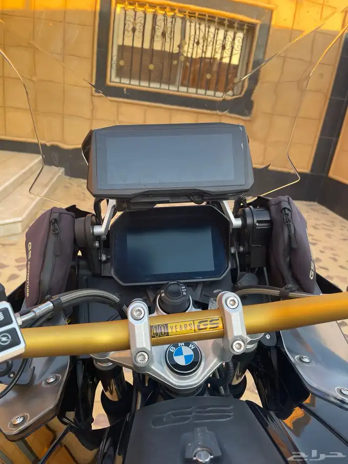 ادفنشر bmw 1250 R 2021 اصدار 40 عام لوحة مميزة 20