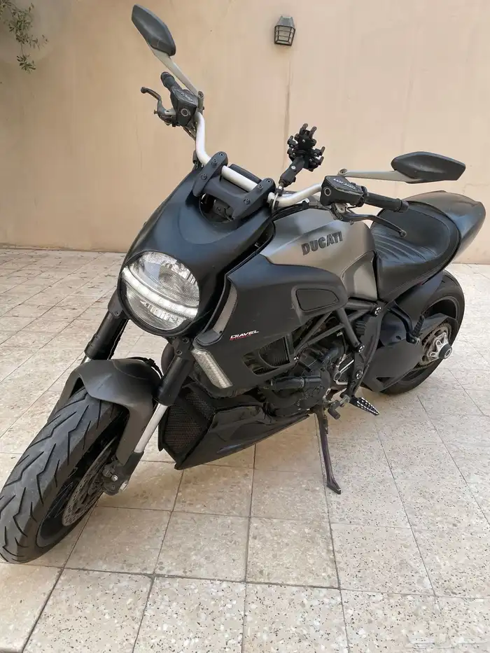 دباب  دوكاتي 4