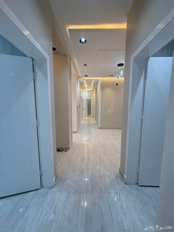 للبيع شقق علويه وارضيه بسعر صيدة بدرة الموسي ع برحه مسجد 8