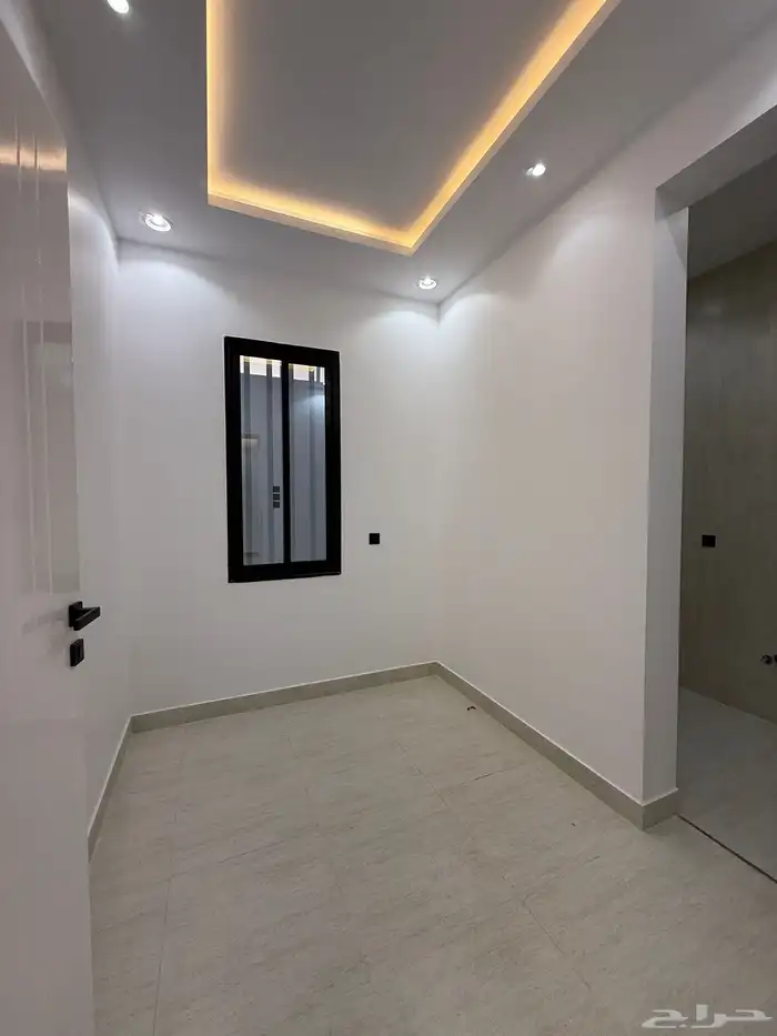 للبيع ارواف علويه وشقق ارضيه تشطيب فندقي ف احد رفيده 41