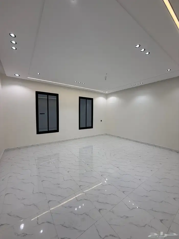 للبيع ارواف علويه وشقق ارضيه ببايكة سيارة ف شمال الخميس 30