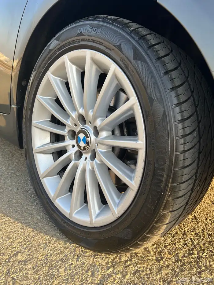 بي ام دبليو الفئة الخامسة 12