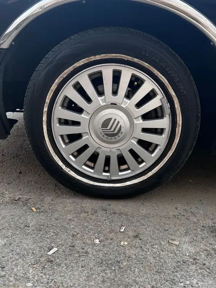 جنوط فورد مقاس16 مع كفراتها شبة جديدة 0