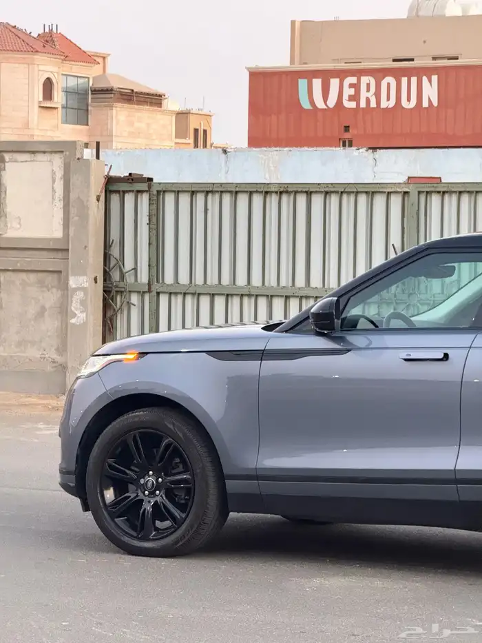 لاند روفر فيلر 2023 15