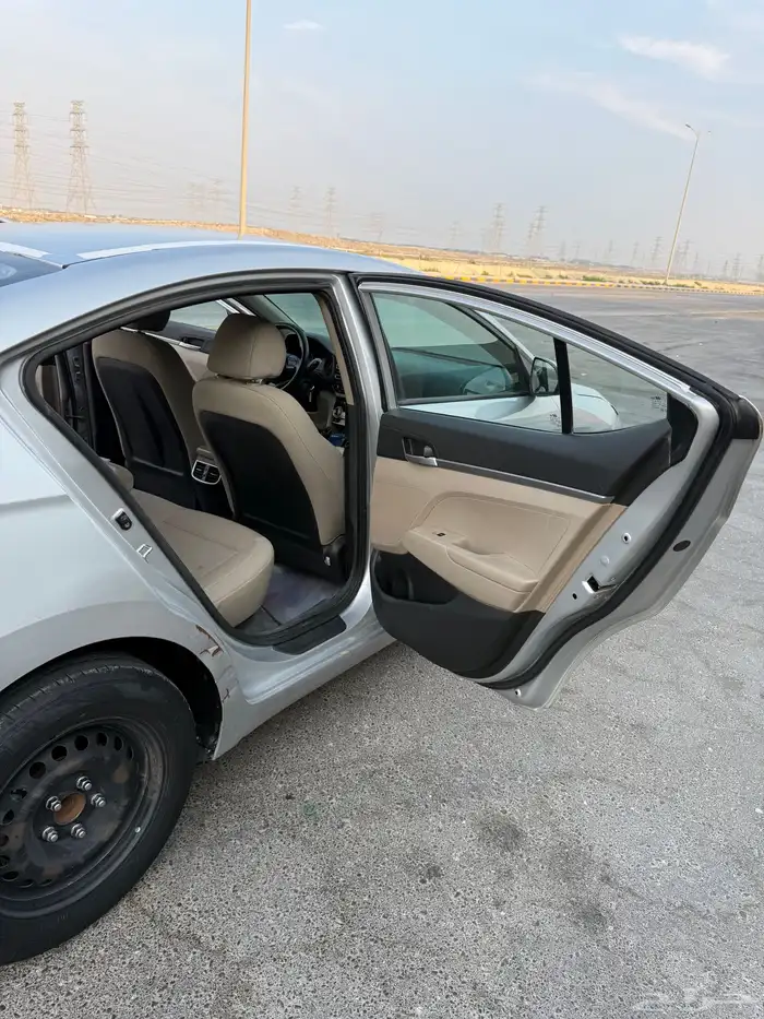 انتراء 2019 ماشيه 236 الف حجم 2000 8