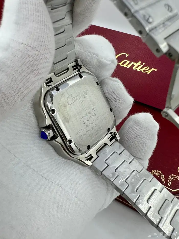 ساعات رجالية ونسائية ماركة 19