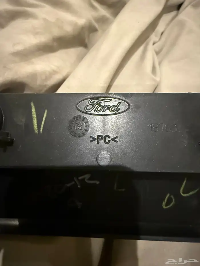 ديكور شاشة مسجل فورد تورس نص فل أصلي 2013 - 2019 2