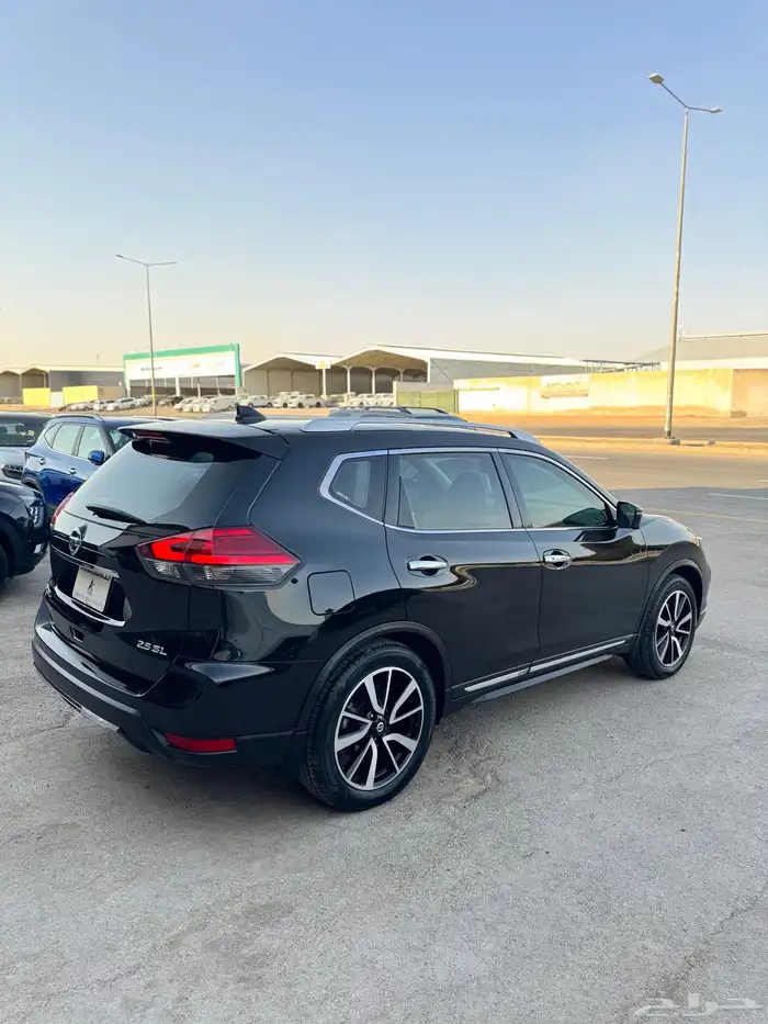 للبيع نيسان اكس تريل 2019 - فل كامل 3