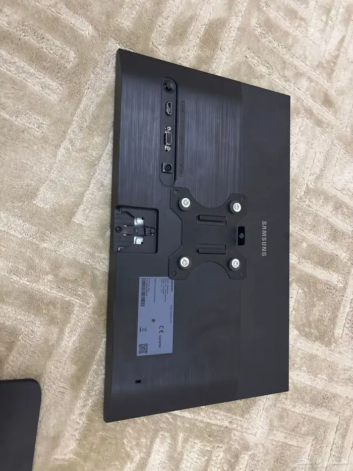 شاشه للكمبيوتر جديده 1