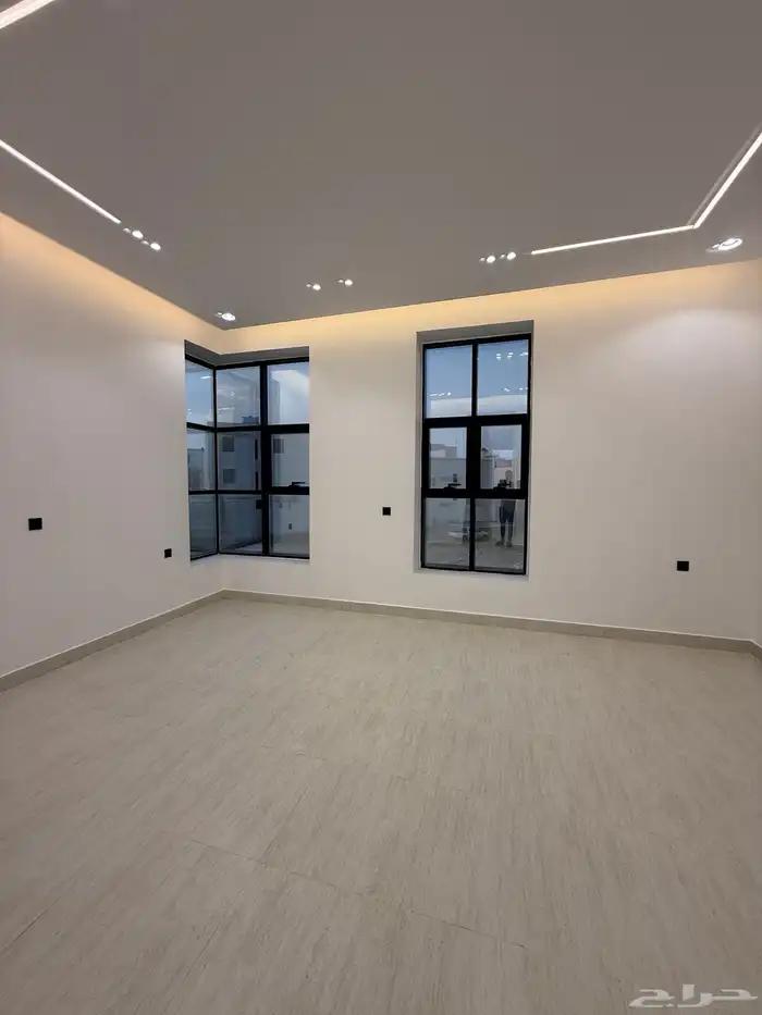 للبيع ارواف علويه وشقق ارضيه تشطيب فندقي ف احد رفيده 22