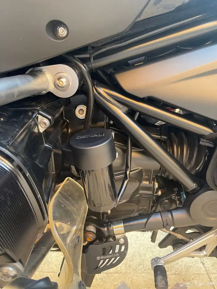 ادفنشر bmw 1250 R 2021 اصدار 40 عام لوحة مميزة 27