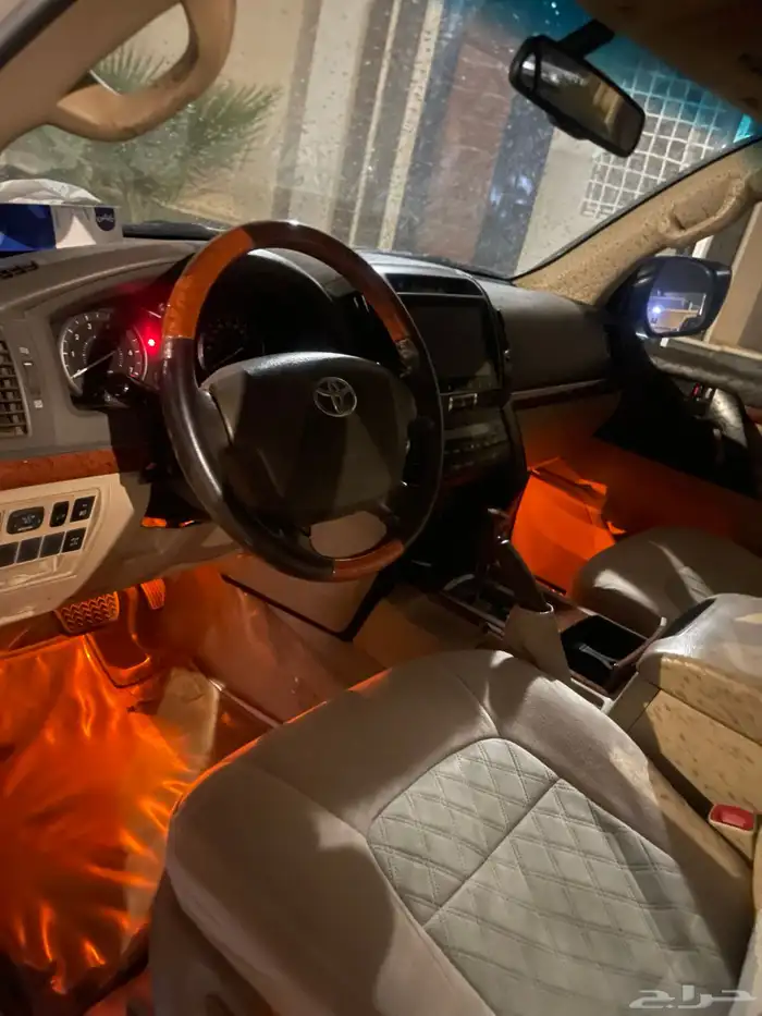 جيب لاندكروزر 2015 نظيف 7