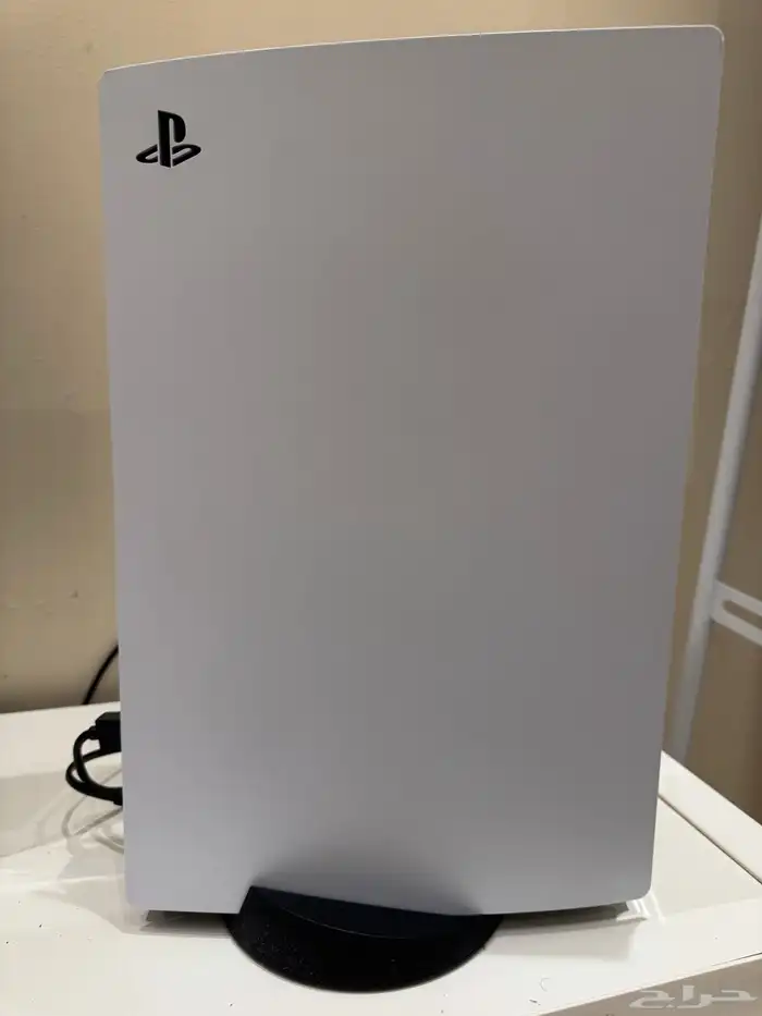سوني 5   بلايستيشن 5 نظييف  مع اغراض زياده 3