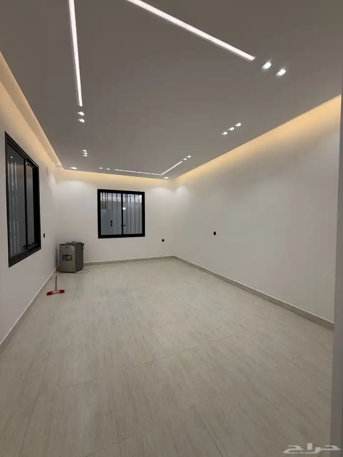 للبيع ارواف علويه وشقق ارضيه تشطيب فندقي ف احد رفيده 4