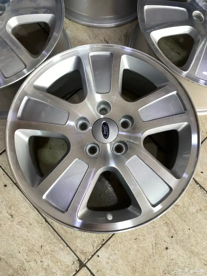 طقم جنوط فورد اسبورت فكتوريا مقاس 17 اصليه ص 0