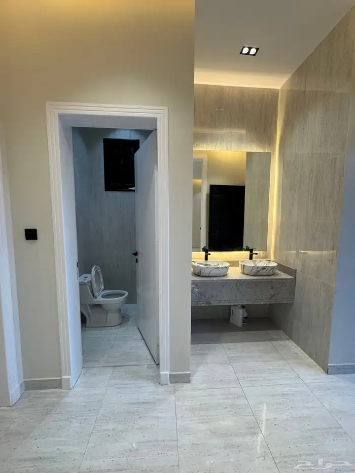 للبيع شقق تمليك أرضي 6غرف بمدخل سياره قرب كوبري باحص 5