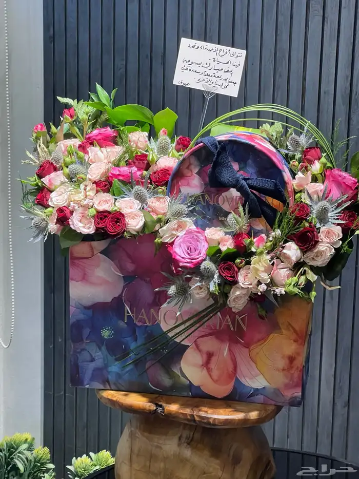 هدايا   ورد  ورد طبيعي  وردصناعي  باقة ورد  تغليف 78