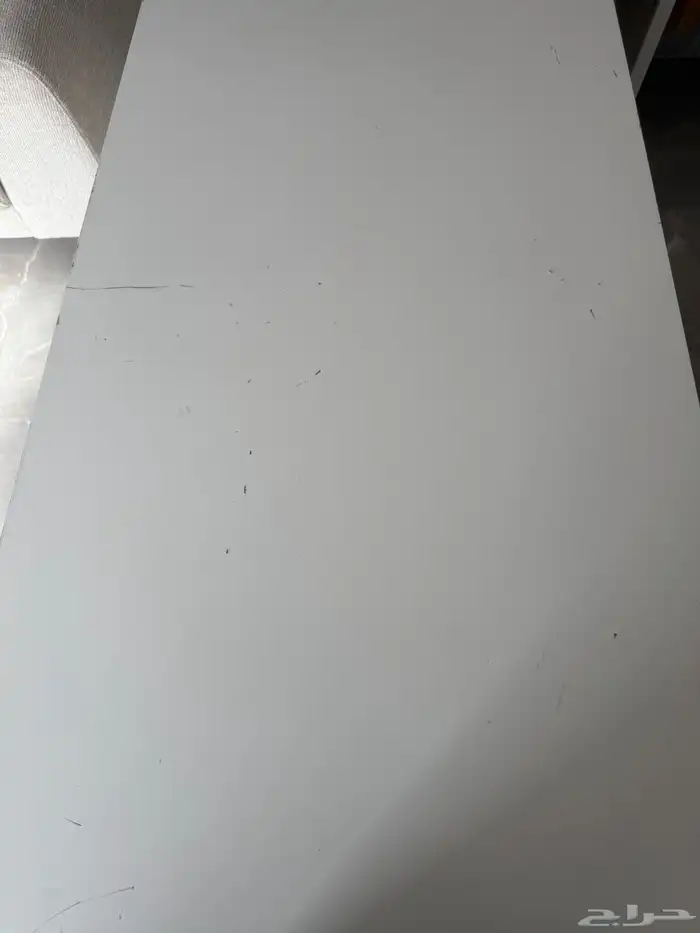 مكتب من ايكيا خشب للبيع المستعجل 1