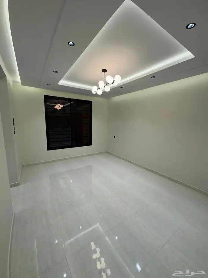 للبيع بأحد رفيده دور تمليك أرضي 6 غرف بمدخل سياره تشطيب vip 6