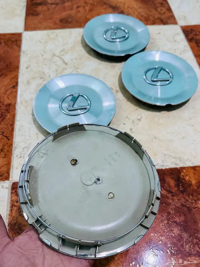 اغطية جنوط لكزس 400 اصلي وكالة 2