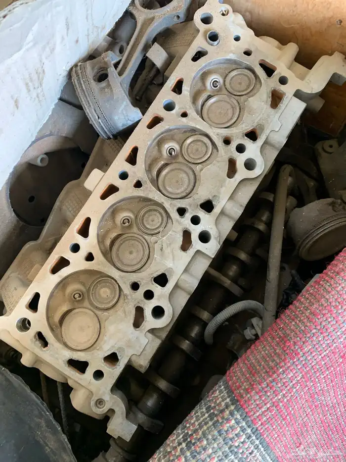 راس مكينه فورد فكتوريا 2011 0