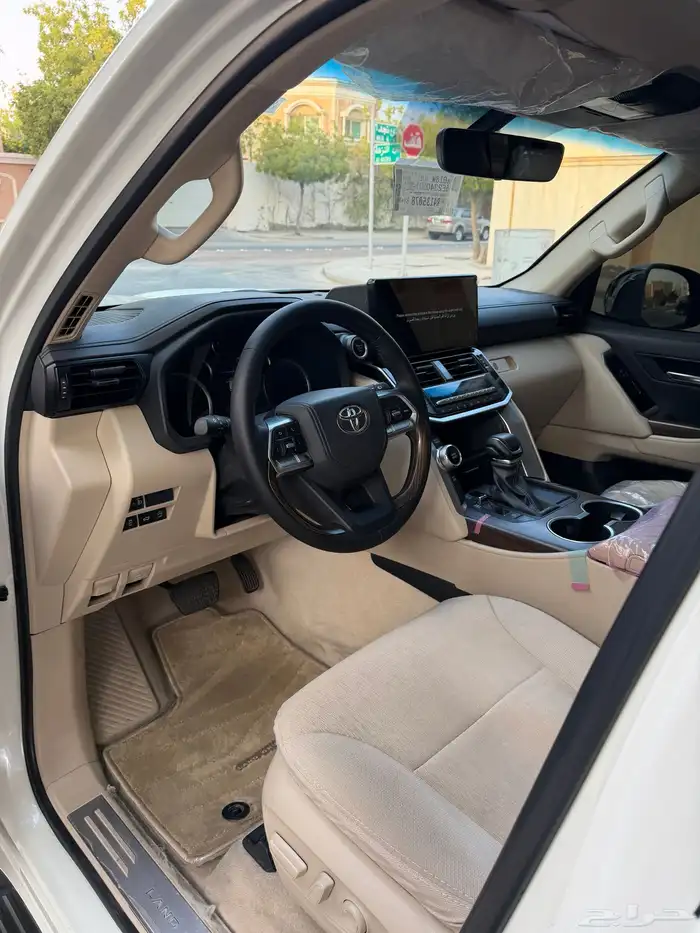 للبيع لاندكروزر جي اكس او 7