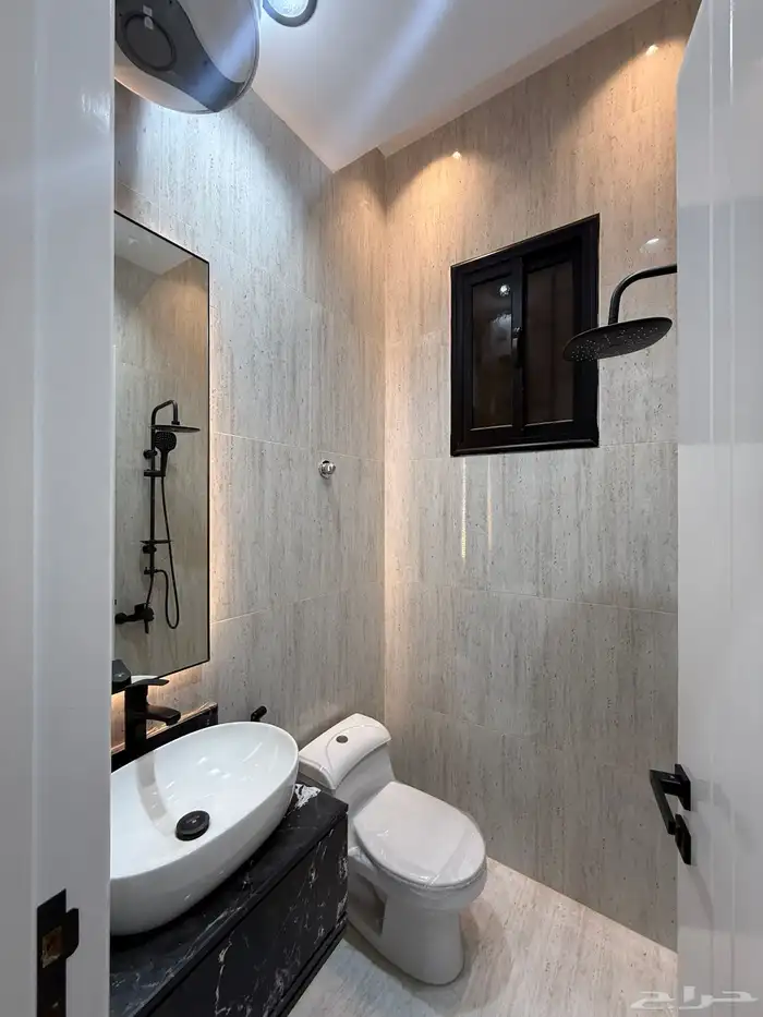 للبيع شقق علويه وارضيه بسعر صيدة بدرة الموسي ع برحه مسجد 37